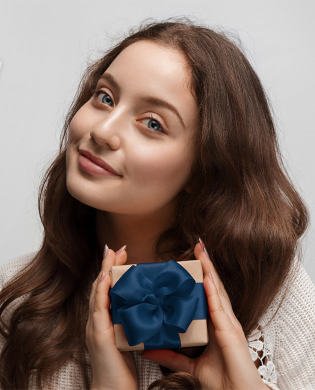 20 Thoughtful Gift Ideas for Friends to Make Them Smile - Franz Skincare USA